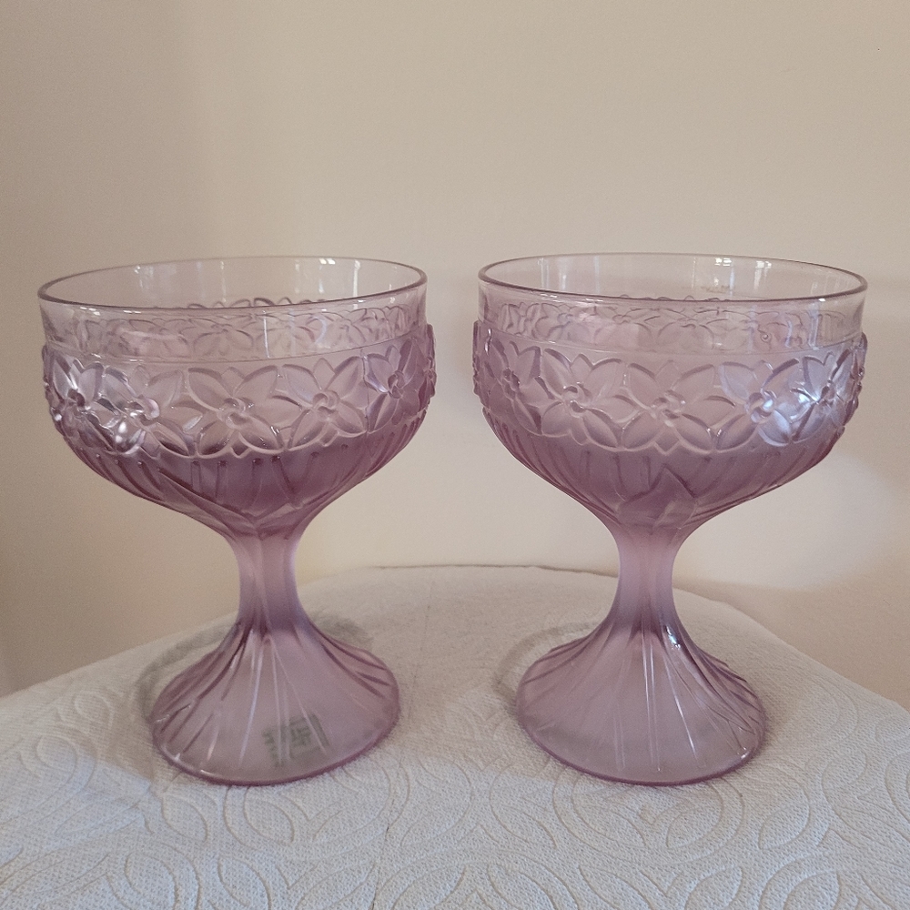 2 Vintage Taitu sherbet champagne glasses lavender purple